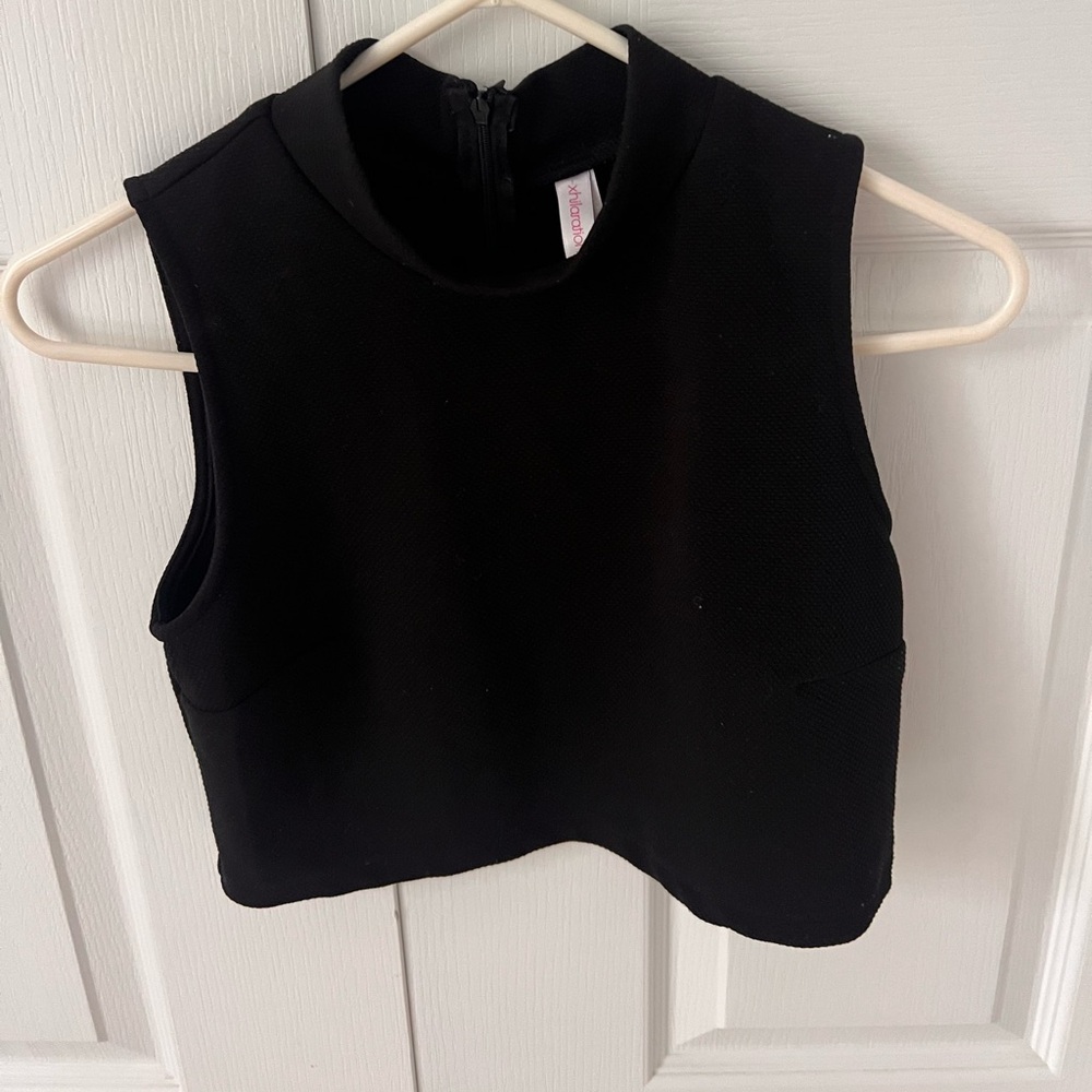 Black crop top turtleneck